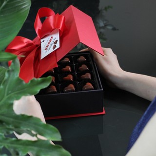 Socola Hộp Quà vuông Antcholat Heart Whisper Chocolate S04 16 Trái Tim Đắng Dịu Quà Tặng cao cấp