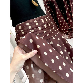 SEP House - Set áo 2s thun đen ôm phối chân váy tơ nâu chấm bi chéo tà trendy, cá tính - Ảnh thật