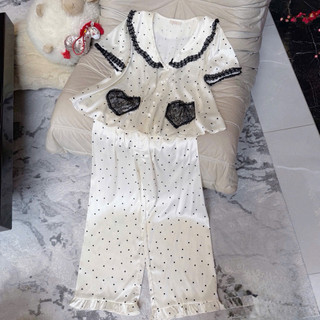 •𝙆𝙞𝙣𝙜𝙨𝙝𝙤𝙥𝙗𝙚𝙖𝙪𝙩𝙮•Set Pijama Lụa Chấm Bi Túi Tim Ren QC
