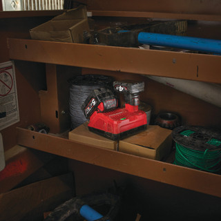 Sạc pin nhanh 12V,18V Milwaukee M12-18FC chính hãng, sạc nhanh an toàn, bền bỉ hiệu quả cao