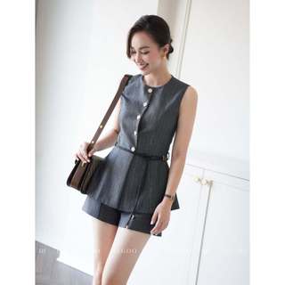 Set gile cổ tròn Peplum HAGOO gồm áo gile phối quần short thiết kế thanh lịch hiện đại [S8139]