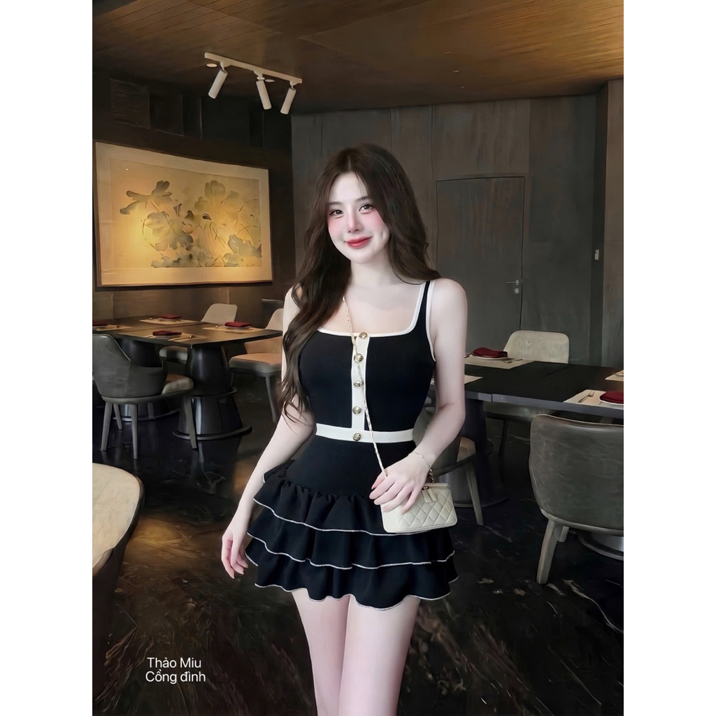 Váy phối viền đính khuy bèo tầng xinh