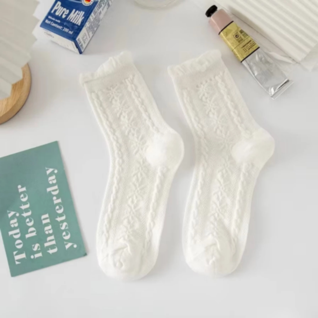 Tất Nữ Cổ Cao Vintage Hàn Quốc Màu Trắng Dệt Kim Cotton Mềm Mại Phối Đồ Xinh T16-SoftStep