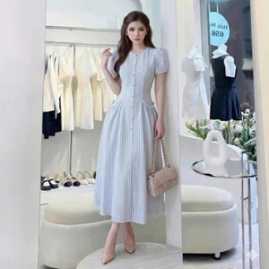 Váy Kẻ Phối Túi Trước Thiết Kế Hai Lớp Dáng Dài Đi Biển Du Lịch Đi Làm Chất Thô Hàn Cao Cấp V538