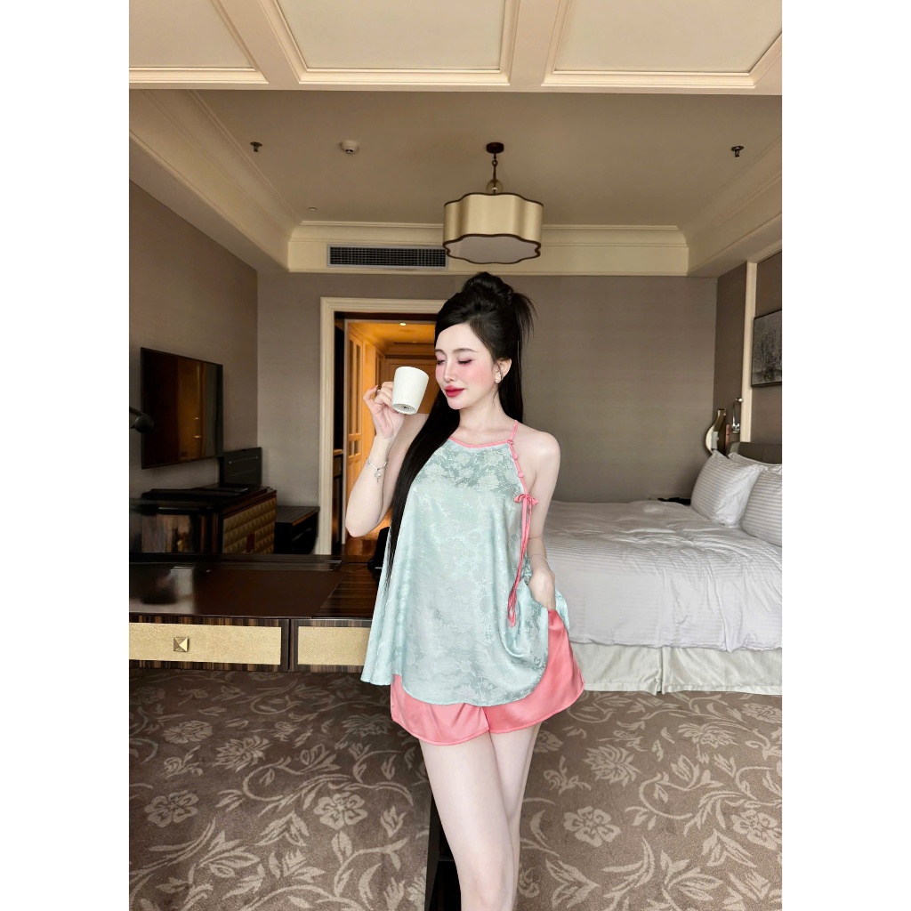 Bộ đùi yếm nữ VY LINH chất liệu gấm họa tiết hoa lá (TÙY LÔ) phối quần lụa latin thoáng mát,thoải mái,trẻ trung S1251