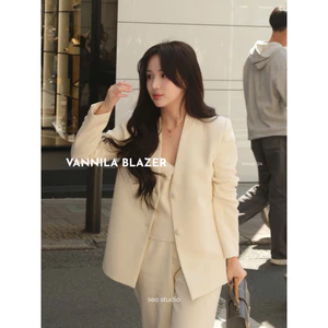 SEO STUDIO - Áo blazer tex Hàn cúc bọc cổ V - Vannilla Blazer