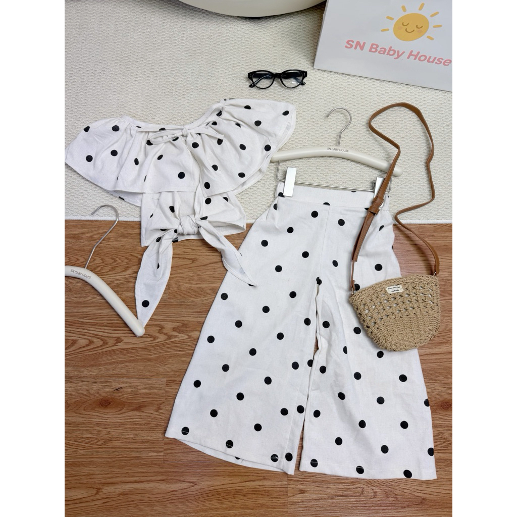 (sunny baby house - sẵn) set chấm bi dễ thương cho bé , mặc được nhiều kiểu tự điều chỉnh