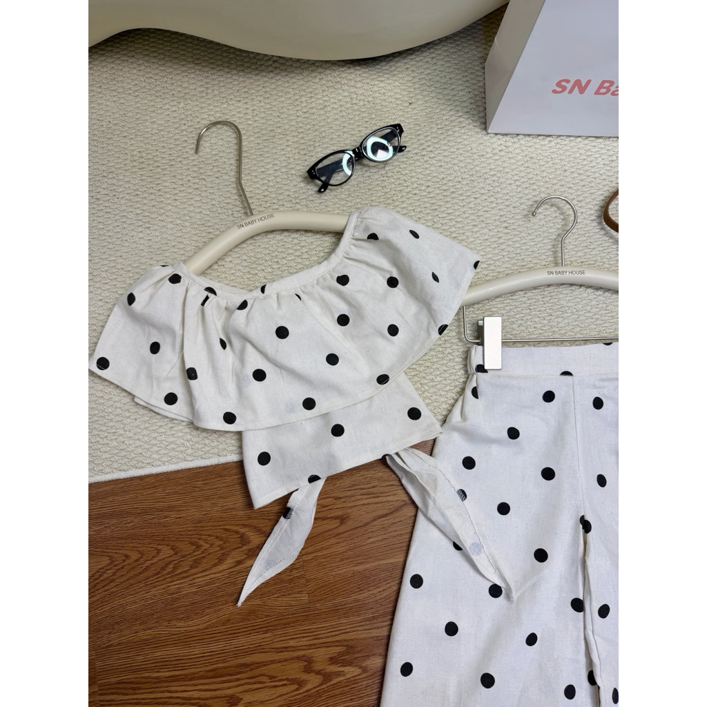 (sunny baby house - sẵn) set chấm bi dễ thương cho bé , mặc được nhiều kiểu tự điều chỉnh