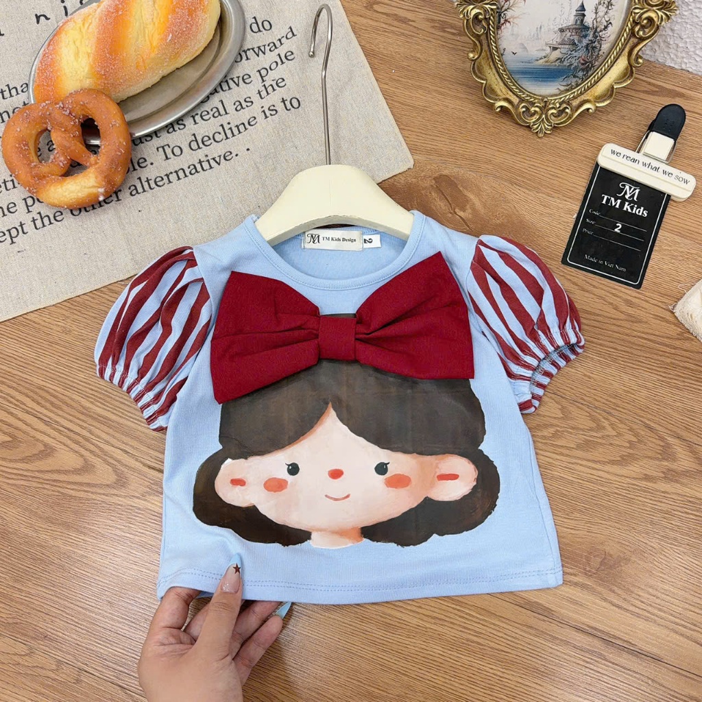 Set bé gái sành điệu, đồ bộ bé gái, áo in hình cô bé phối nơ đỏ nổi bật mix quần bí phồng 2 tầng 10-30kg Hami Kids
