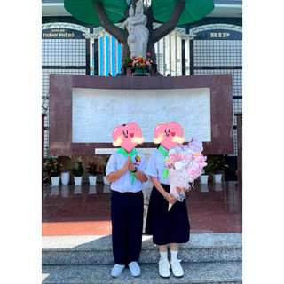 Hộp quà màu hồng phối gấu cùng bánh kẹo, kẹp tóc tặng bé gái, ốc quế quà sinh nhật tặng bé gái, người yêu, quà bánh kẹo
