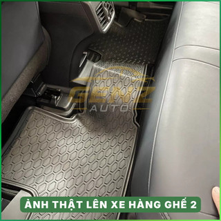 THẢM LÓT SÀN CAO SU xe TOYOTA Yaris Cross 2023-NAY cao su đúc không mùi, dễ dàng lau rửa.
