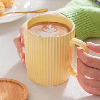 Cốc vân sọc kèm nắp màu pastel phong cách hiện đại có quai