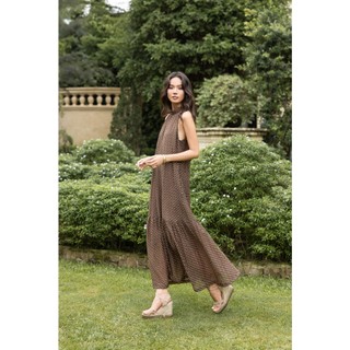 SWANLAKE | Váy Đầm Nữ Maxi Suông Sát Nách Cổ Yếm Chấm Bi Vải Tơ Đuôi Cá Du Lịch Biển Hè D13911