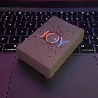 Bộ Bài Galaxy Hologram 54 Lá Poker Phản Quang 7 Sắc Nền Trắng Kèm 2 Joker Decor Quà Tặng Cao Cấp