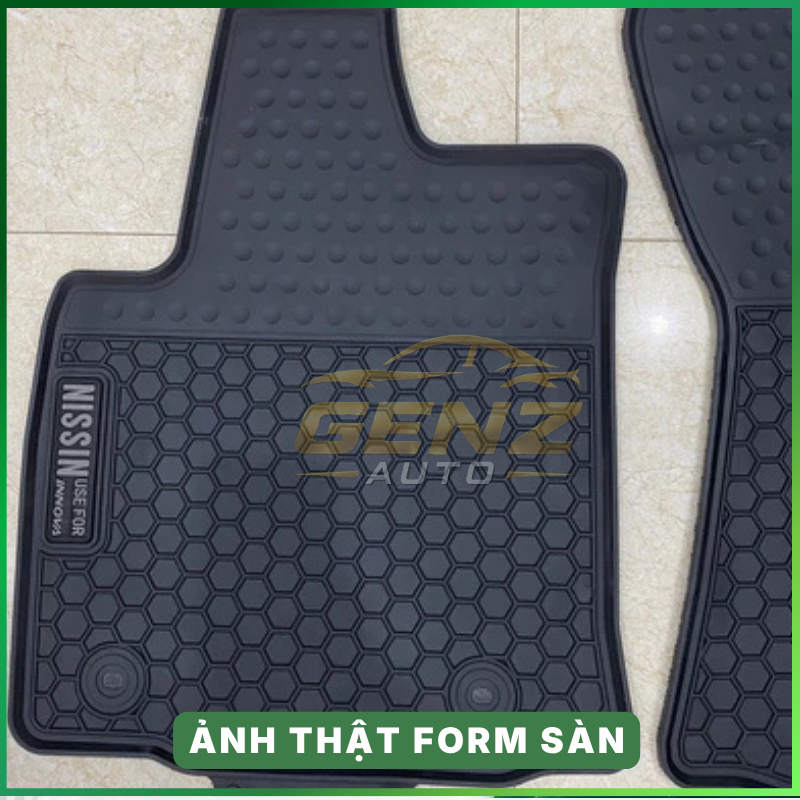 THẢM LÓT SÀN CAO SU xe Toyota Innova 2006 -> 2015, 2017 -> 2022 cao su đúc cao cấp không mùi, dễ vệ sinh