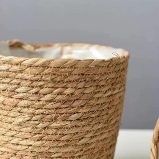Giỏ cắm hoa, giỏ quà bằng cói có lót nilon dày dặn