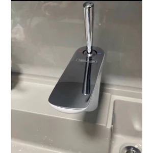 Đợt thanh lý hàng tồn kho: Vòi chậu rửa mặt để bàn Hansgrohe 15070400 của Đức, hoàn toàn mới, dành cho chậu rửa Prada.