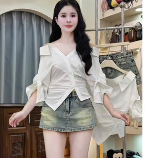Áo Sơ Mi Cổ V Cách Điệu Chiết eo Tôn Dáng Thời Trang Màu White Hiện Đại