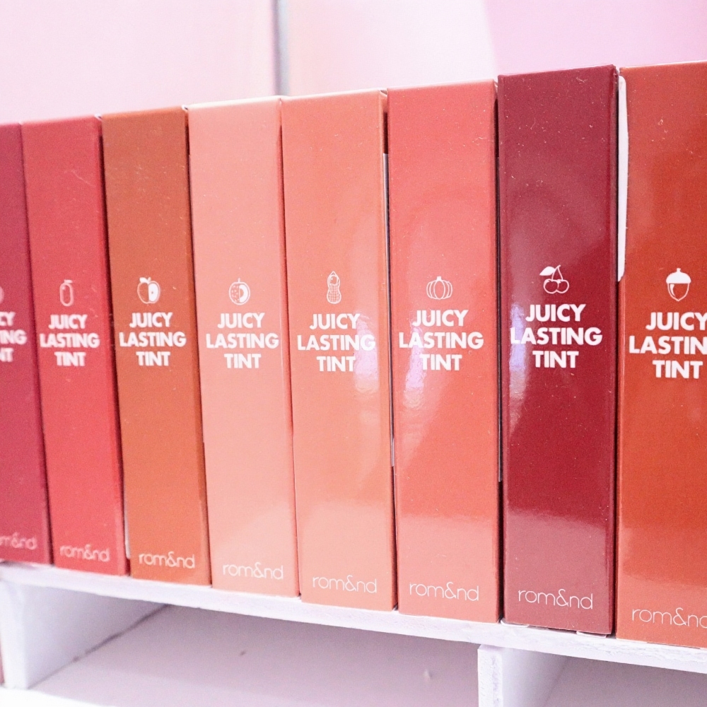 Son Tint Bóng Romand Juicy Lasting Tint màu 23 Màu Đỏ Nâu Nude