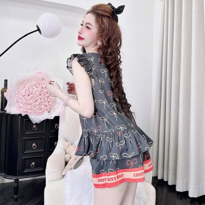 Bộ Đùi Cánh Tiên Nút Bọc Gingi Cổ Tròn Đính Nơ Dưới 60Kg - TD 1607 | BigBuy360 - bigbuy360.vn