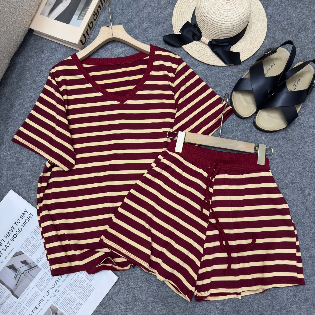 Set Bộ Bigsize Nữ Kẻ Sọc Đen Trắng Cổ Tim, Áo Thun Tay Ngắn Quần Short Thun Mát Từ 50-92kg