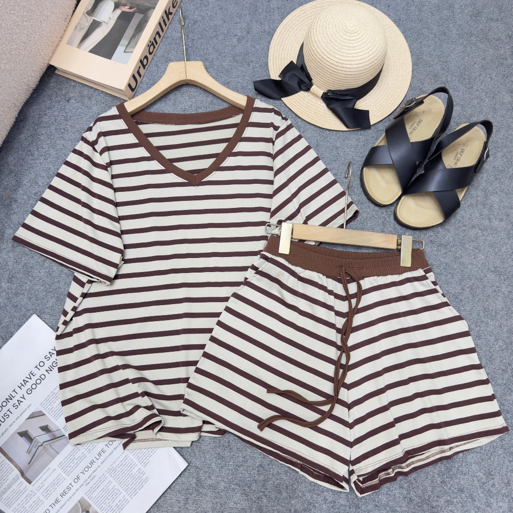 Set Bộ Bigsize Nữ Kẻ Sọc Đen Trắng Cổ Tim, Áo Thun Tay Ngắn Quần Short Thun Mát Từ 50-92kg