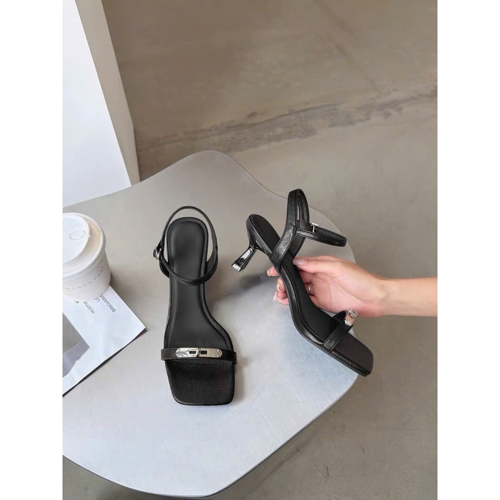 Cao gót sandal quai mũi gắn khoá thời trang thanh lịch – thiết kế hiện đại, dễ phối đồ