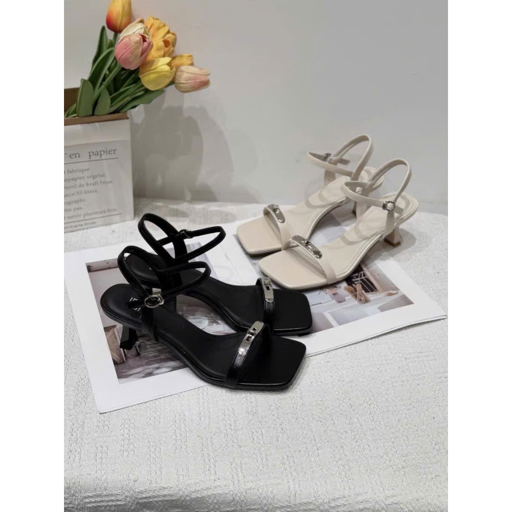 Cao gót sandal quai mũi gắn khoá thời trang thanh lịch – thiết kế hiện đại, dễ phối đồ