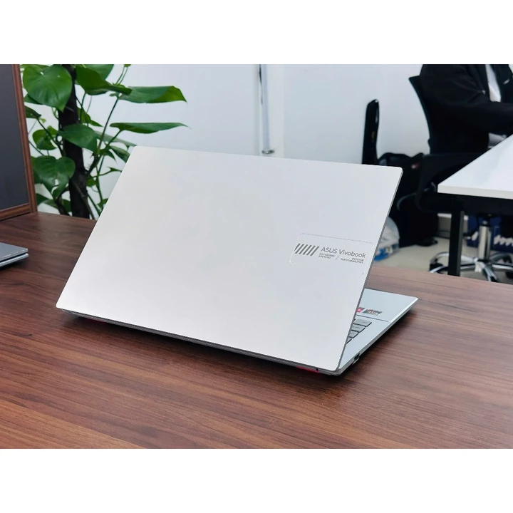ASUS VIVOBOOK E1504 - AMD RYZEN 5 7520U RAM 16GB SSD 512GB 15.6" FHD BẢO HÀNH HÃNG 2027
