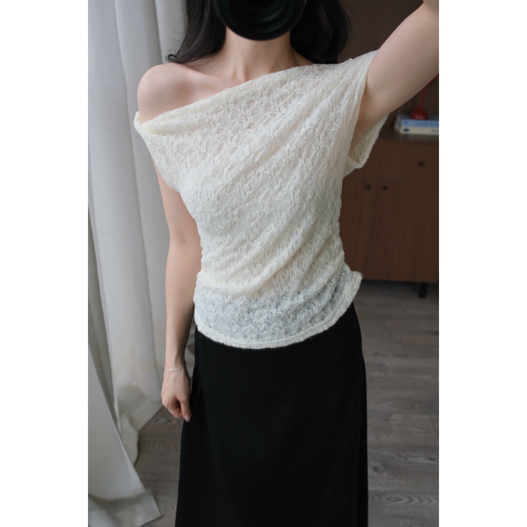 Bona Top (TSW) Áo ren hoạ tiết nhún eo lệch vai Nữ the.sweaterweather