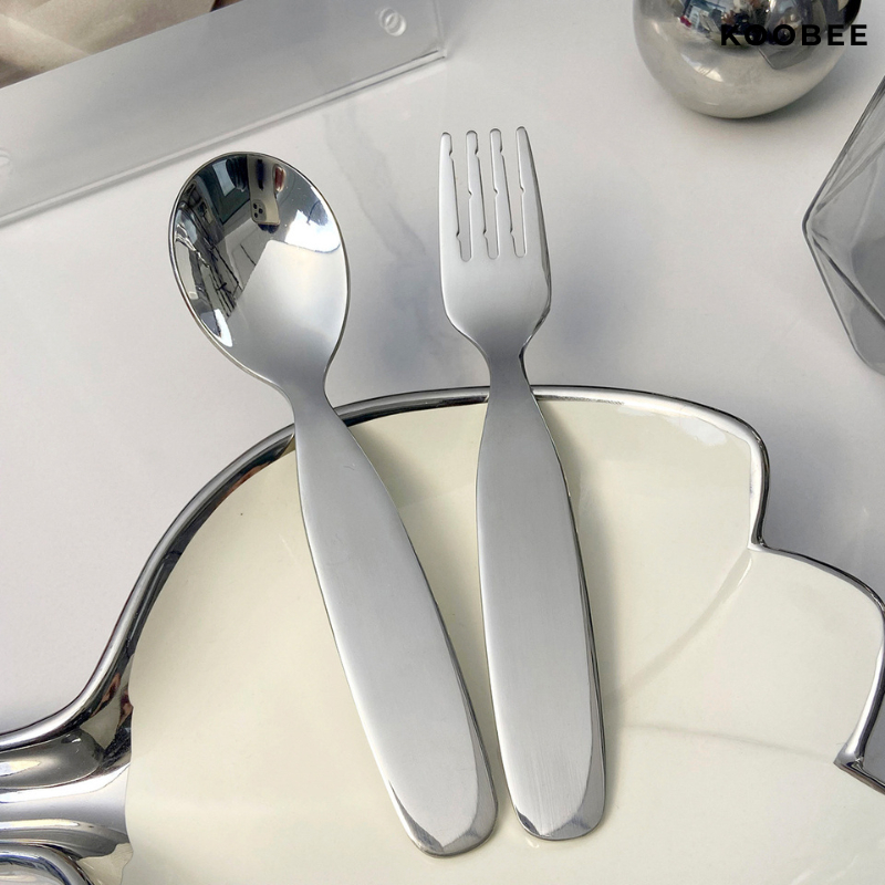 Bộ Thìa Dĩa Ăn Dặm Inox 304 Cho Bé Từ 6 Tháng Tuổi – Đầu Thìa Bo Tròn, Tay Cầm To Bản - An Toàn, Tinh Tế (BA45)