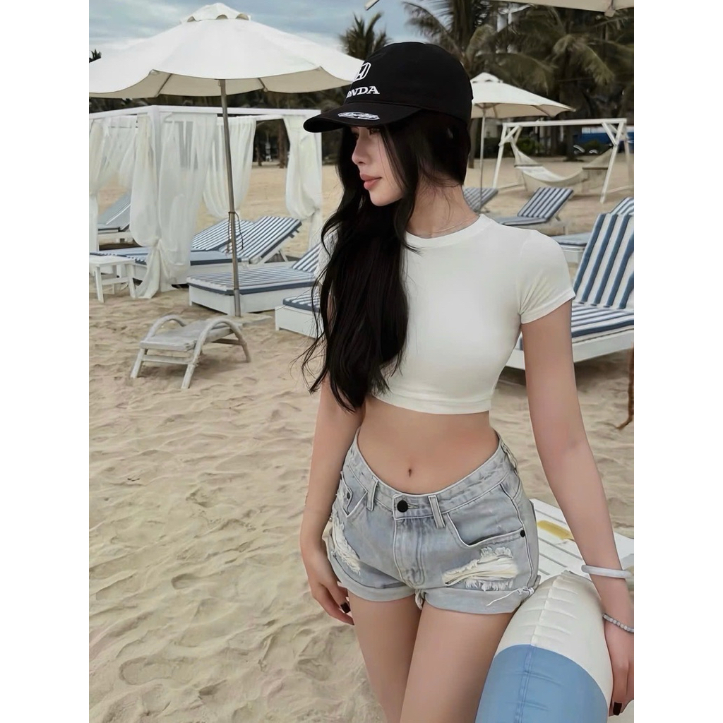 𝒄𝒂𝒎.𝒄𝒍𝒐𝒔𝒆𝒕•Quần Short Rách Newww