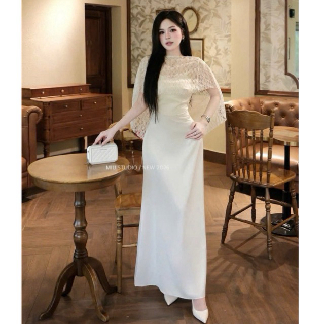 MIU.STUDIO • Đầm dự tiệc dáng dài phối choàng ren hoa cao cấp , Váy lụa 2 dây cup ngực kèm choàng cổ quý phái thanh lịch