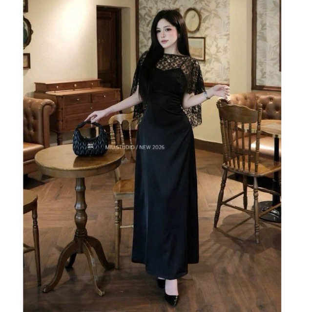MIU.STUDIO • Đầm dự tiệc dáng dài phối choàng ren hoa cao cấp , Váy lụa 2 dây cup ngực kèm choàng cổ quý phái thanh lịch