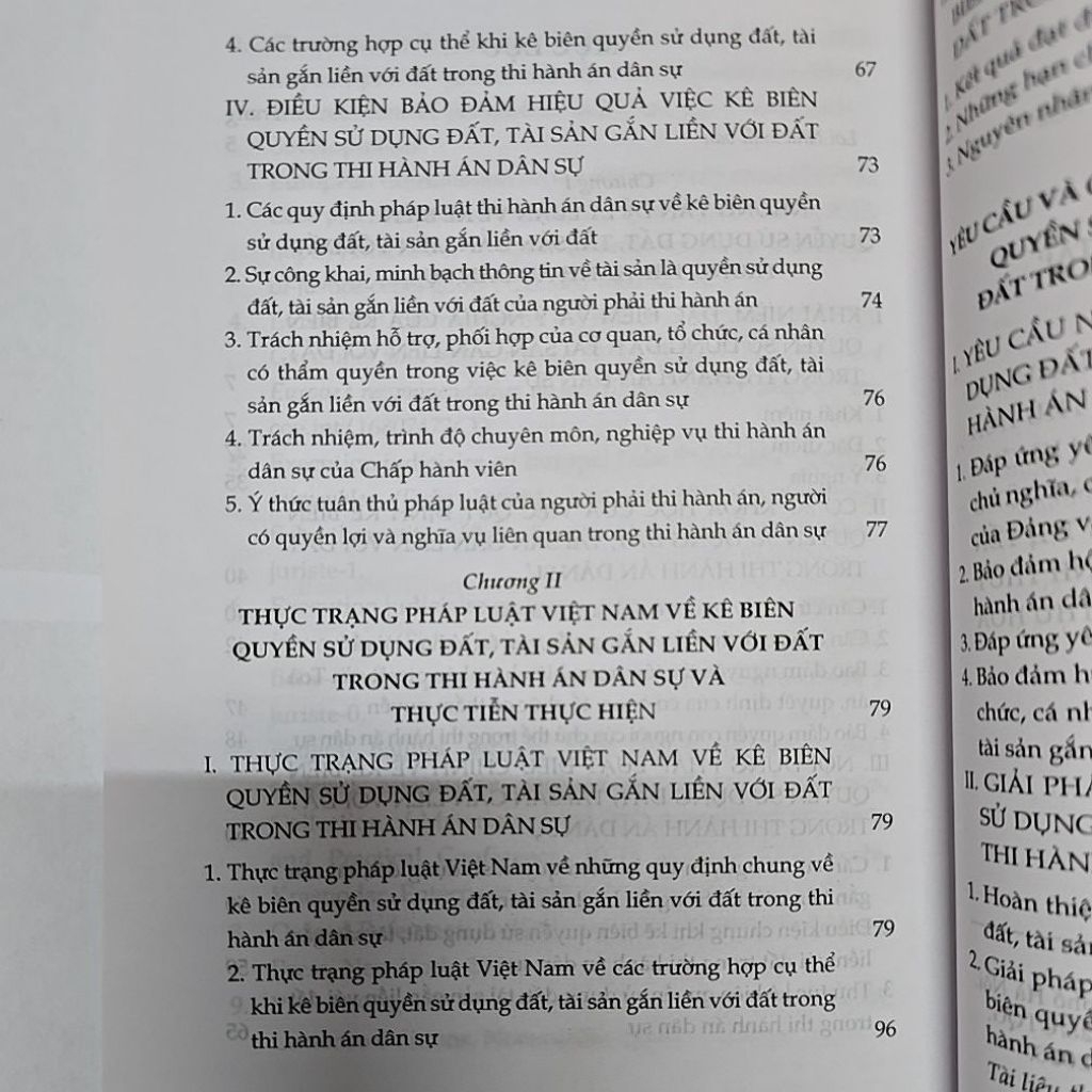 Sách - Kê Biên Quyền Sử Dụng Đất và Tài Sản Gắn Liền Với Đất Trong Thi Hành Án Dân Sự Ở Việt Nam