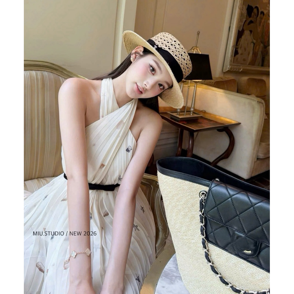 MIU.STUDIO •Đầm voan tơ in hoạ tiết sao nhí kèm đai thắt eo sang chảnh ,Váy thiết kế cổ yếm vạt chéo phối dập ly cao cấp