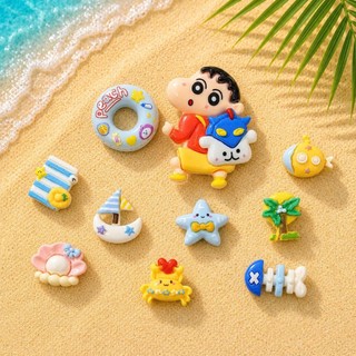 [ĐỘC QUYỀN]  Set Charm Shin Cậu Bé Bút Chì Du Lịch Biển Hè Dễ Thương Kèm Sao Biển Cua Vàng Vỏ Sò Thuyền Buồm Cây Dừa