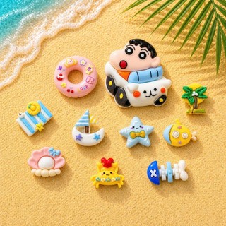 [ĐỘC QUYỀN]  Set Charm Shin Cậu Bé Bút Chì Du Lịch Biển Hè Dễ Thương Kèm Sao Biển Cua Vàng Vỏ Sò Thuyền Buồm Cây Dừa