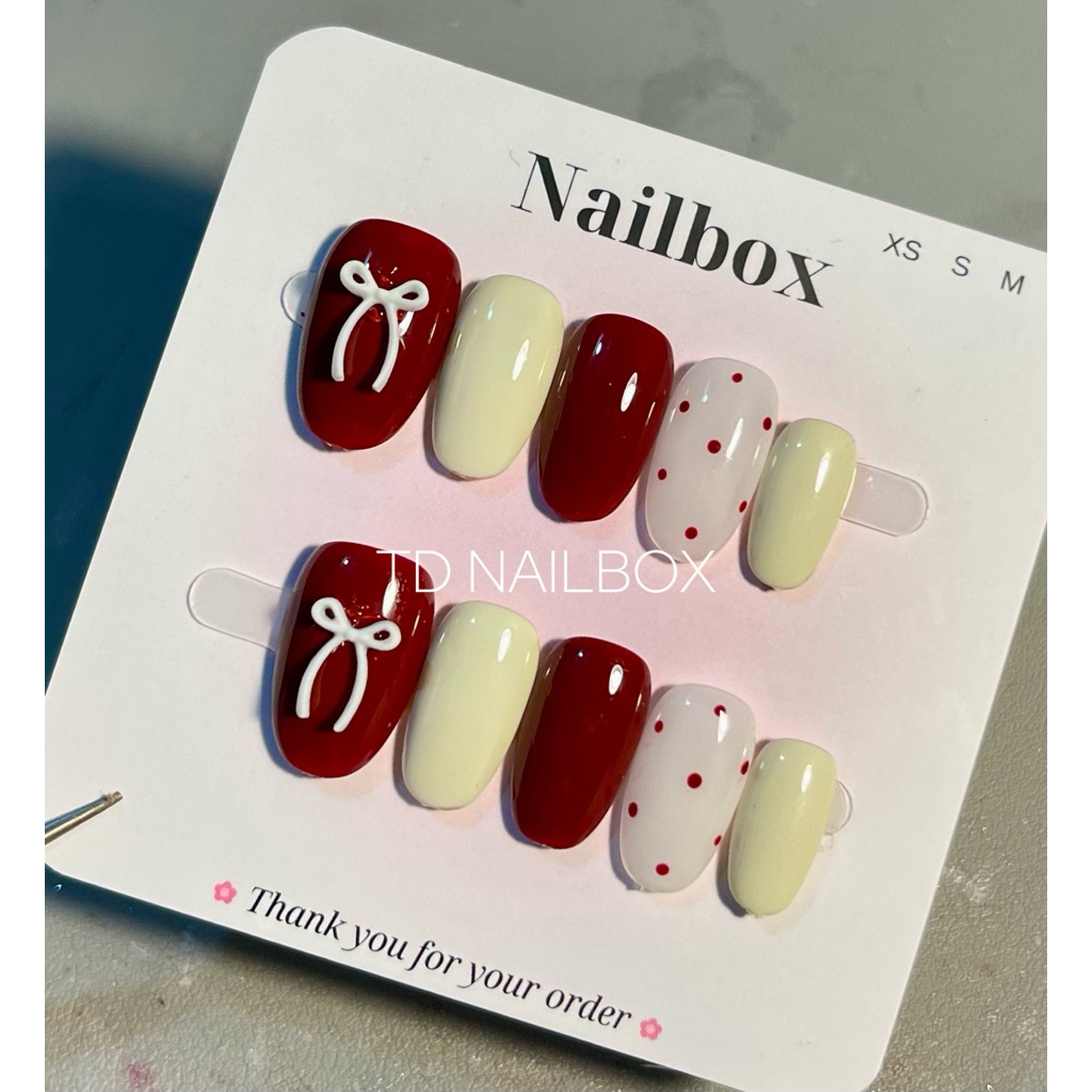 Nailbox  đỏ mix trắng gạo chấm bi đi chơi đi học