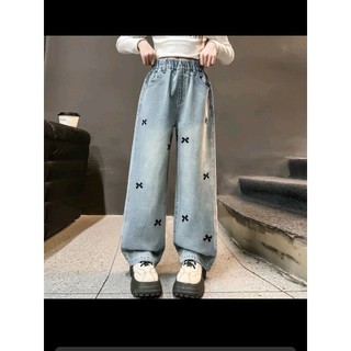 Quần hean cho bé gái từ 10 đến 12 tuổi dáng suông chất vải bò mềm có đính đá kiểu dáng đẹp hợp thời trang