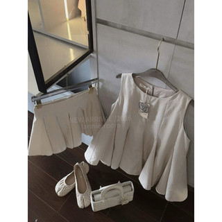 Set Áo Babydoll Ba Lỗ Ly Dáng Dấu Chân Váy Be Xám Lannie
