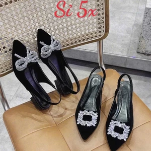 Giày sandal gắn hoạ tiết đá siêu hot