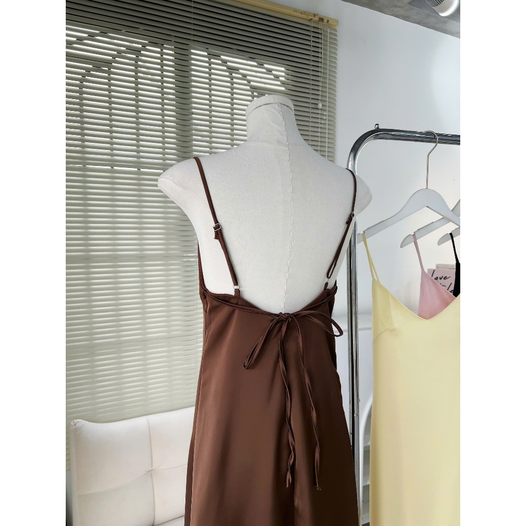 Đầm lụa satin dài hở lưng buộc dây dáng suông cao cấp đi biển dự tiệc LALIN DRESS