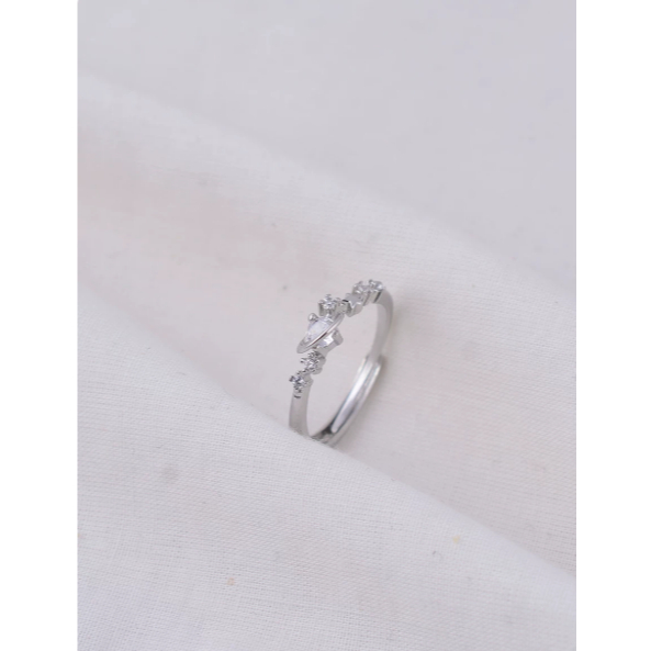 Nhẫn Nữ Mạ Bạc Celestial Heart Đính Đá Zircon Cao Cấp - Trái Tim Ngôi Sao Điều Chỉnh Size