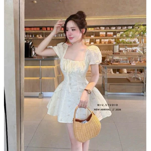Váy tiểu thư nhúm ngực tay bồng thêu hoạ tiết nơ nhí sang chảnh , Đầm cổ vuông tay ngắn dáng xoè thắt nơ vintage