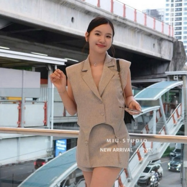 Set áo gile sát nách cổ đức kèm chân váy chữ A thanh lịch , Bộ vest nữ màu xám dáng ngắn style Hàn Quốc sang chảnh