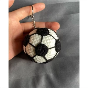 Móc Khóa Trái Bóng Len Handmade