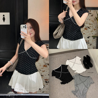 𝐏𝐡𝐢𝐞𝐧 𝐖𝐆𝐖𝐄 | (Sẵn) w9576 Áo Thun Cổ V Ôm Body Chấm Bi Cộc Tay