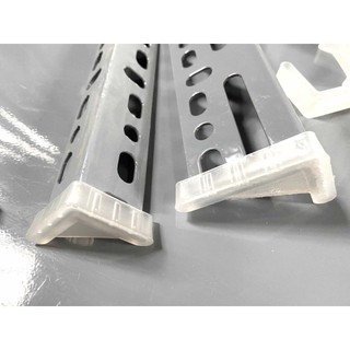 ( Quà tặng ) Bộ 4 chân nhựa lắp kệ sắt V lỗ đa năng - chống trơn trượt, chầy xước sàn