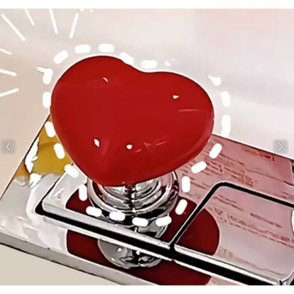 Nút Bấm Vệ Sinh Hình Trái Tim Đỏ Cho Bồn Cầu